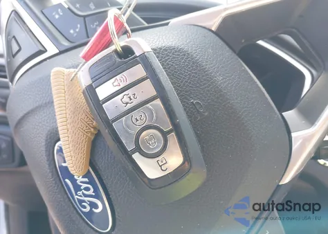 2017 Ford Fusion Hybrid Titanium из США, поврежденный, VIN 3FA6P0RU1HR139230